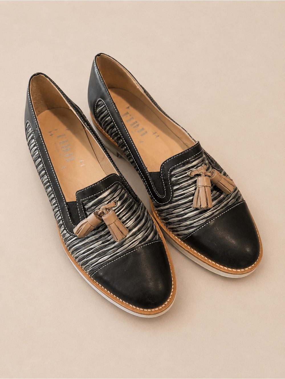 Fidji Leather Tassel Loafer EU 40/US 9-9.5 Black/Gray Portugal Made Comfort Shoe